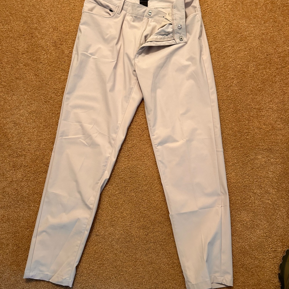“All in motion” Golf pants pale green color